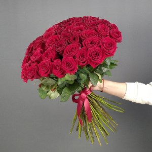 51 красная роза в букете